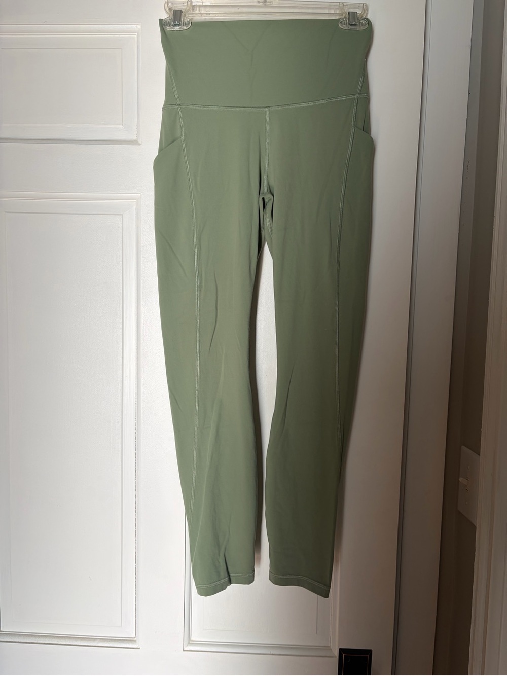 Lululemon size 6 leggings, NWOT